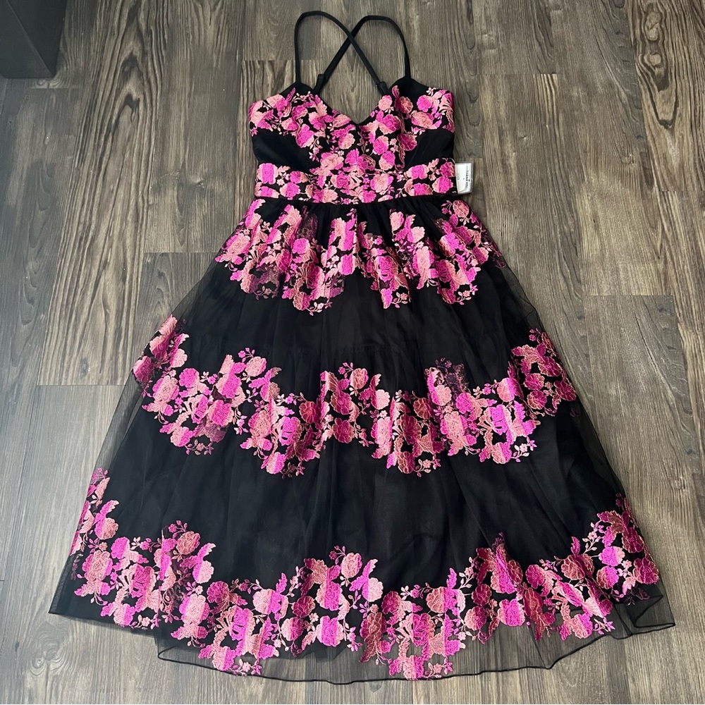 Christian Siriano New York NEW Embroidered Pink & Black Midi Dress - Picture 3 of 15